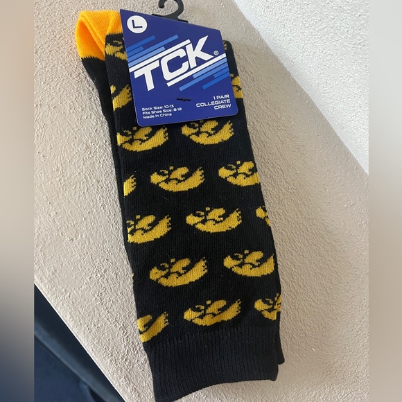 Nike Iowa T-Shirt and Fun Iowa Socks - Picture 5 of 7